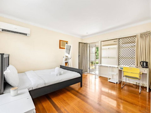 Affordable Studio Steps From UQ Shops And Transit - Accommodation BNB 1