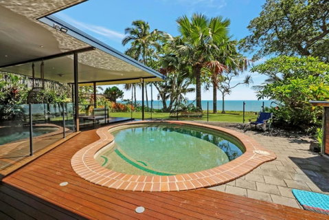 Absolute Beachfront House With Private Pool - Accommodation BNB 3