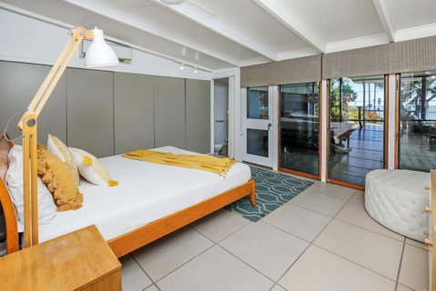 Absolute Beachfront House With Private Pool - Accommodation BNB 4