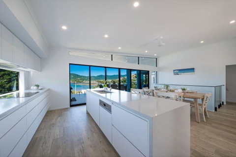 Airlie Bay View - Accommodation BNB 4