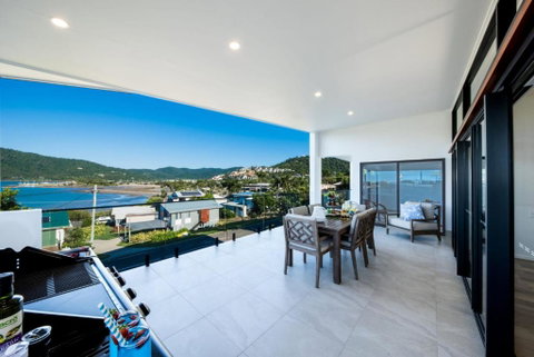 Airlie Bay View - Accommodation BNB 1