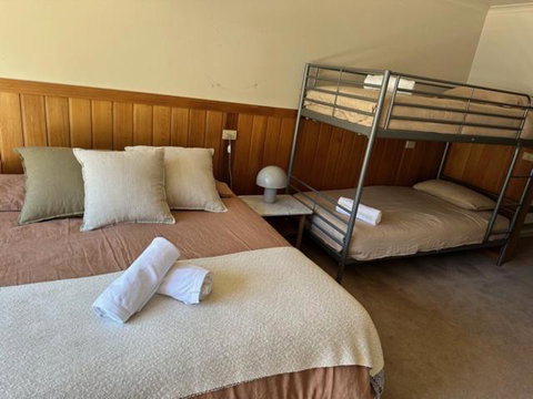 Altitude Apartments - Accommodation BNB 3