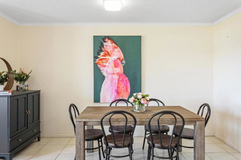 Albion Convenient Hideaway With Parking & Balcony - Accommodation BNB 3