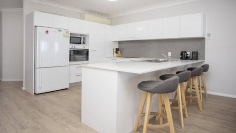 Apartment 14 - The Meridian - Accommodation BNB 3