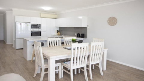 Apartment 14 - The Meridian - Accommodation BNB 4