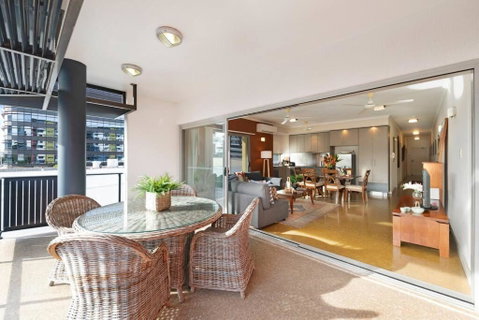 Artistic City Escape With Balcony And Parking - Accommodation BNB 0