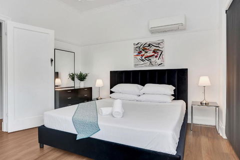 Ashgrove Home - Accommodation BNB 2
