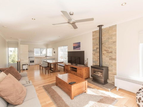 Aspect 1 8a Poley Cow Lane - Accommodation BNB 0