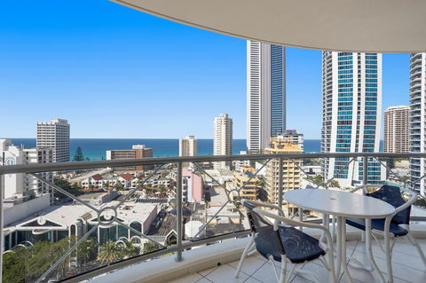 Chevron Renaissance Ocean View - Accommodation BNB 9
