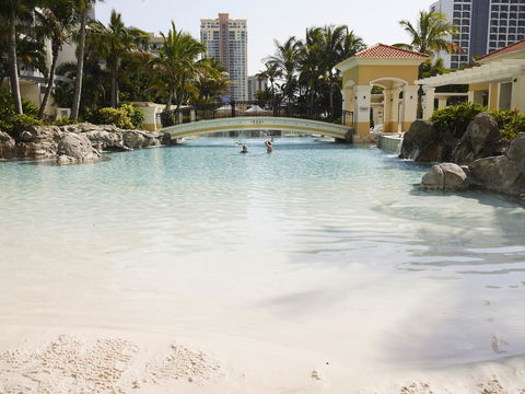 Chevron Renaissance Ocean View - Accommodation BNB 24