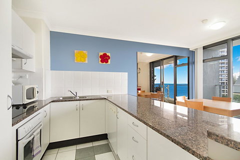 Hibiscus On The Beach - Accommodation BNB 5