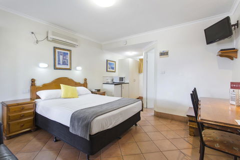 Glenmore Tavern - Accommodation BNB 0