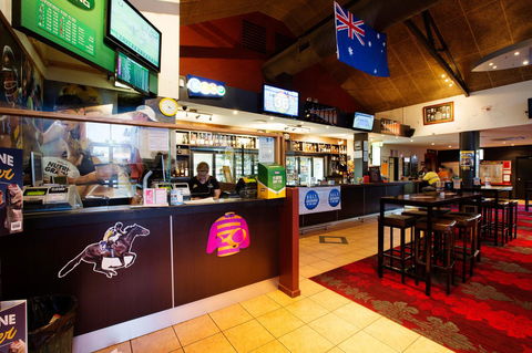 Glenmore Tavern - Accommodation BNB 21