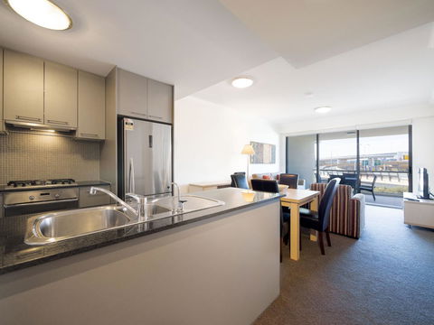 Oaks Brisbane Mews Suites - Accommodation BNB 6