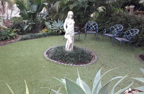Private Apartment With Scenic Gardens - Accommodation BNB 1