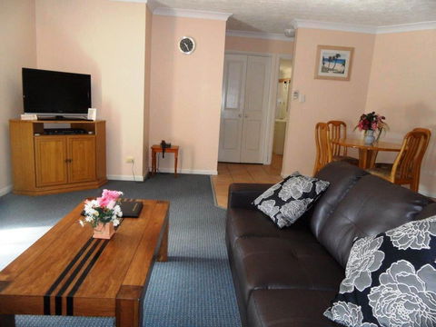 Sylvan Beach Resort - Accommodation BNB 24