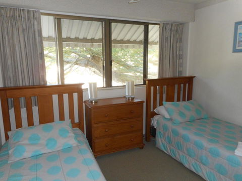 Placid Waters Holiday Apartments - Accommodation BNB 18