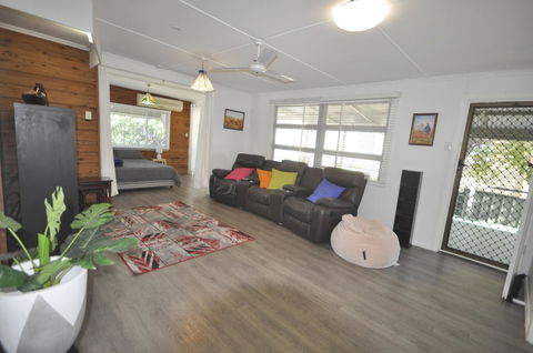 Beachside Beauty - Accommodation BNB 11