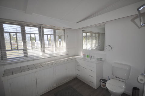 Beachside Beauty - Accommodation BNB 5
