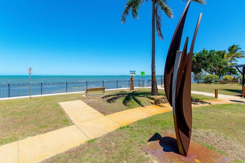 Waterviews,Pool, Wifi Its All Here !- Welsby Pde, Bongaree - Accommodation BNB 8