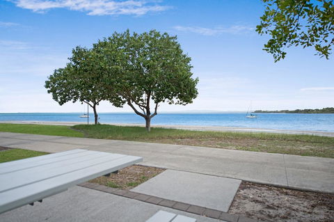 Waterviews,Pool, Wifi Its All Here !- Welsby Pde, Bongaree - Accommodation BNB 20