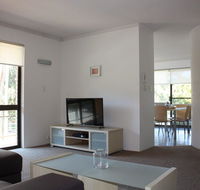 Close to Surf Beach Surf Club Hotel and Shops - Boyd St Woorim - Accommodation BNB