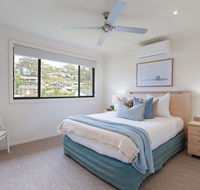 'Sandy Point Haven' 21a Sandy Point Rd - Stylish Haven with WIFI Air conditioning  Water views - Accommodation BNB