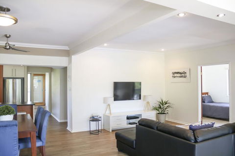 'Top Tier' Dog Friendly Holiday Home - Accommodation BNB 3