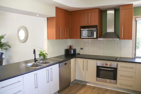 'Top Tier' Dog Friendly Holiday Home - Accommodation BNB 1