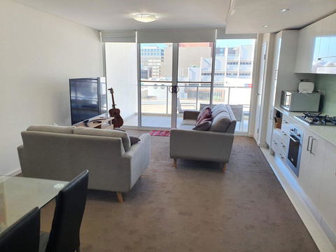 (just Listed) Bolton St 1br 350m Walk To Newcastle Beach +++ Wifi End Eand - Accommodation BNB 3