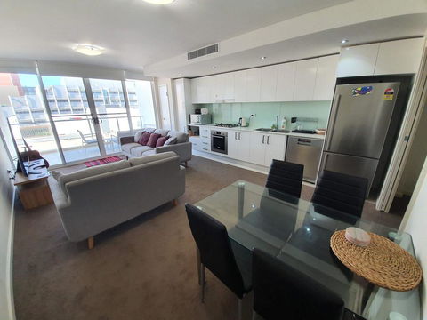 (just Listed) Bolton St 1br 350m Walk To Newcastle Beach +++ Wifi End Eand - Accommodation BNB 0