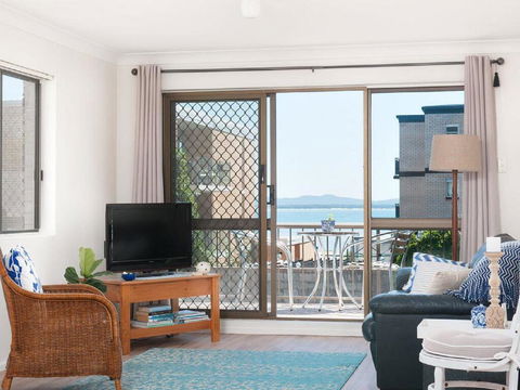 1 'BAHIA', 47 RONALD AVE - GREAT LOCATION WITH FILTERED WATER VIEWS - Accommodation BNB 3