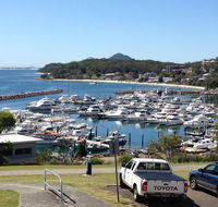 1 'Laman Lodge' 15 Laman Street - stunning air conditioned unit with water views and WIFI - Accommodation BNB