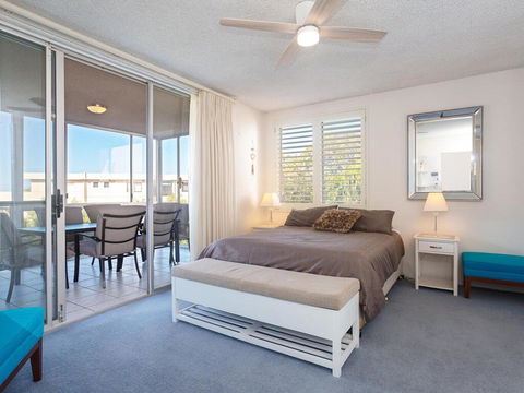 1 'Portofino' 7 Laman Street - Aircon & 1st Level Unit - Accommodation BNB 3