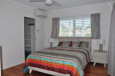 10 Double Island Drive - Modern Family Home, Centrally Located, Swimming Pool & Outdoor Area - Accommodation BNB 1