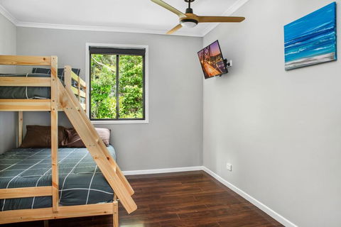 11 Naiad Court - Rainbow Shores, Fantastic Family Retreat, Swimming Pool, 200m To Beach, Free Wi-Fi - Accommodation BNB 1