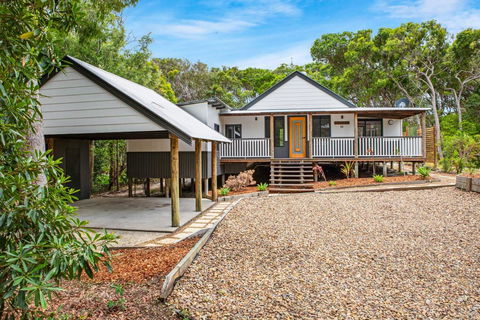 11 Naiad Court - Rainbow Shores, Fantastic Family Retreat, Swimming Pool, 200m To Beach, Free Wi-Fi - Accommodation BNB 3