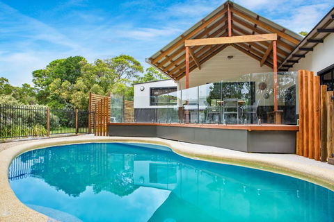 11 Naiad Court - Rainbow Shores, Fantastic Family Retreat, Swimming Pool, 200m To Beach, Free Wi-Fi - Accommodation BNB 2