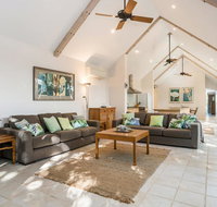 12 Childe Street Byron Bay - Absolute Belongil Summerhouse - Accommodation BNB