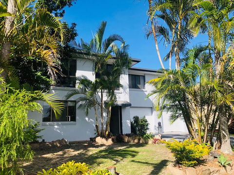12 Cooloola Drive - Family Home, Close To Beach, Pet Friendly - Accommodation BNB 3