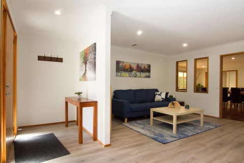 12 Mount Porepunkah Road - Accommodation BNB 0