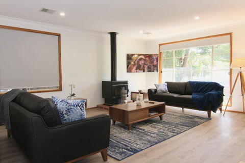 12 Mount Porepunkah Road - Accommodation BNB 2