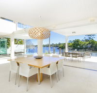 12 Noosa Parade - Accommodation BNB