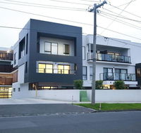 136 Light-filled Homely Box Hill Apt 2Bed2BathFreeParking - Accommodation BNB