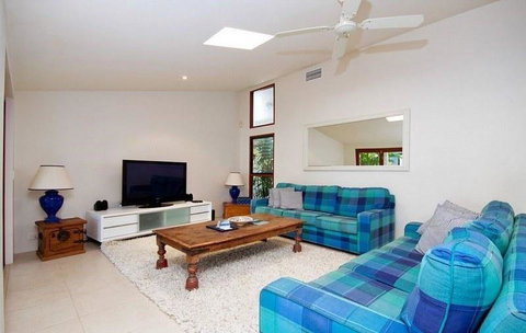 14 Ravenwood Drive - Accommodation BNB 3