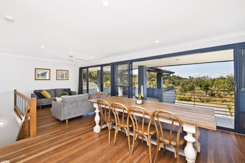143 Matthew Flinders Drive, Port Macquarie - Accommodation BNB 0