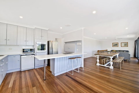 143 Matthew Flinders Drive, Port Macquarie - Accommodation BNB 3