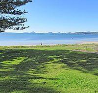 15 'Kanangra' 39 Soldiers Point Road - fantastic unit right on the water - Accommodation BNB