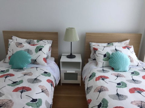 18 Surflen St - Accommodation BNB 3