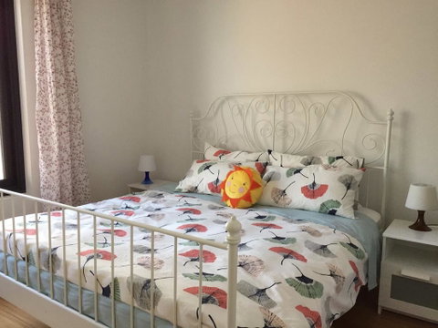 18 Surflen St - Accommodation BNB 2
